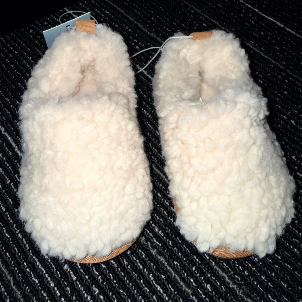 Cat & Jack Georgia Slippers Kids Size 7 Beige New Faux Shearling